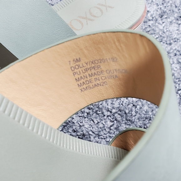 XOXO - Picture 6 of 7